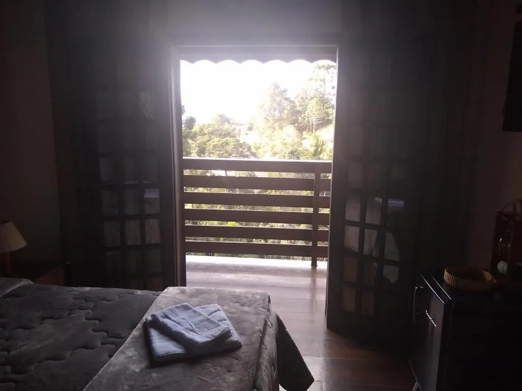 Morada Dos Platanos - Suites Campos do Jordao Guest house